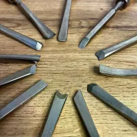 Набір стамесок VEN-1665 для різьблення по дереву 12 предметів у чохлі • Різці по дереву VEN-1665 12 шт з дерев'яними ручками для художнього та фігурного різьблення