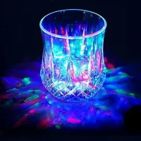 Стакан FLASH CUP 200 мл с LED-подсветкой • Светящийся стакан FLASH CUP 0,20 л с автоматическим включением для напитков