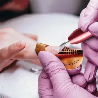 Фрезер для маникюра и педикюра Flawless Salon Nails красный • Портативная машинка для ногтей с насадками для домашнего ухода