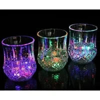 Стакан FLASH CUP 200 мл с LED-подсветкой • Светящийся стакан FLASH CUP 0,20 л с автоматическим включением для напитков
